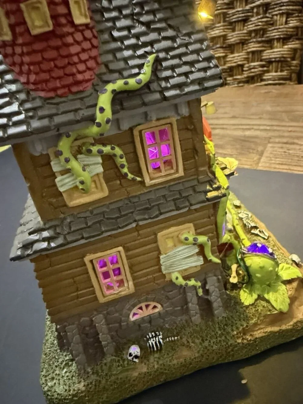 LEMAX Spooky Town THE LIVING END Lighted Building #45207 – Michaels Exclusive